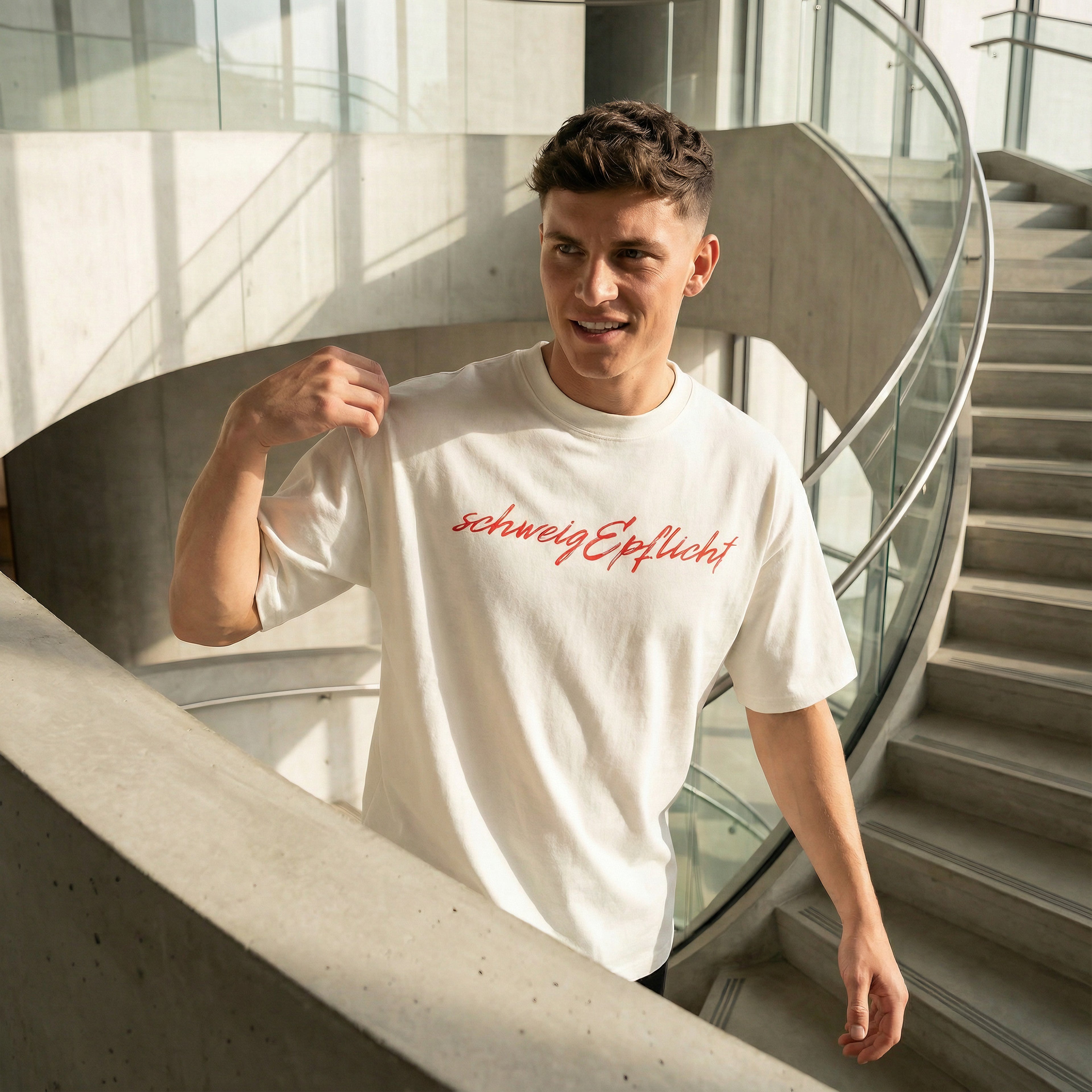 SCHWEIGEPFLICHT 2 Oversized T-Shirt