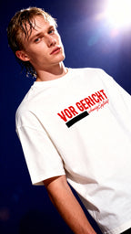 SCHWEIGEPFLICHT Oversized T-Shirt